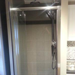 MODERN SELF CONTAINED SINGLE STUDIO- NOTTING HILL GATE