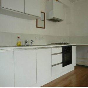 SPACIOUS DOUBLE ROOM - WILLESDEN GREEN