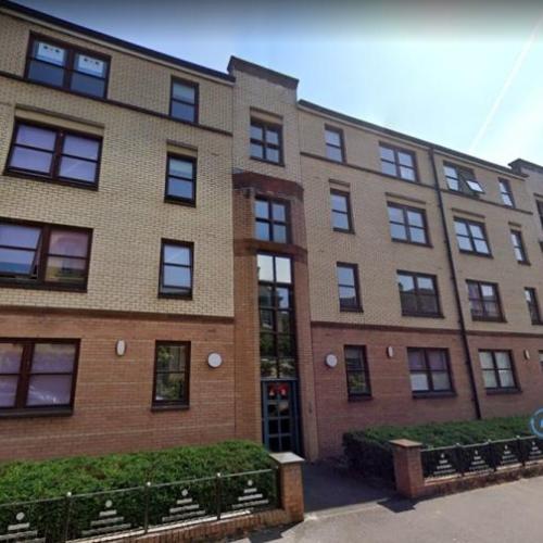 2 bedroom flat in Otago Street, Glasgow, G12 (2 bed) (#2892417)