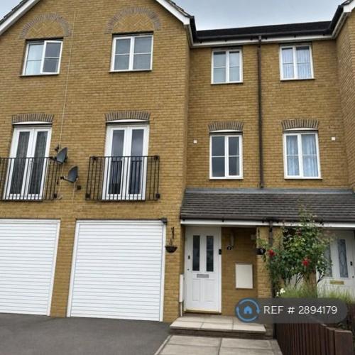 3 bedroom house in Whitfield Crescent, Dartford, DA2 (3 bed) (#2894179)
