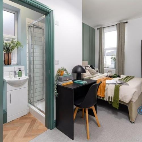 1 bedroom in Monmouth Avenue, Bury, BL9 (#2869245)