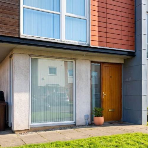 Spacious 3-Bedroom House in Manchester M11 3UA