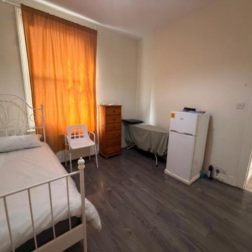 STUDIOS AVAILABLE SE7 7Ph