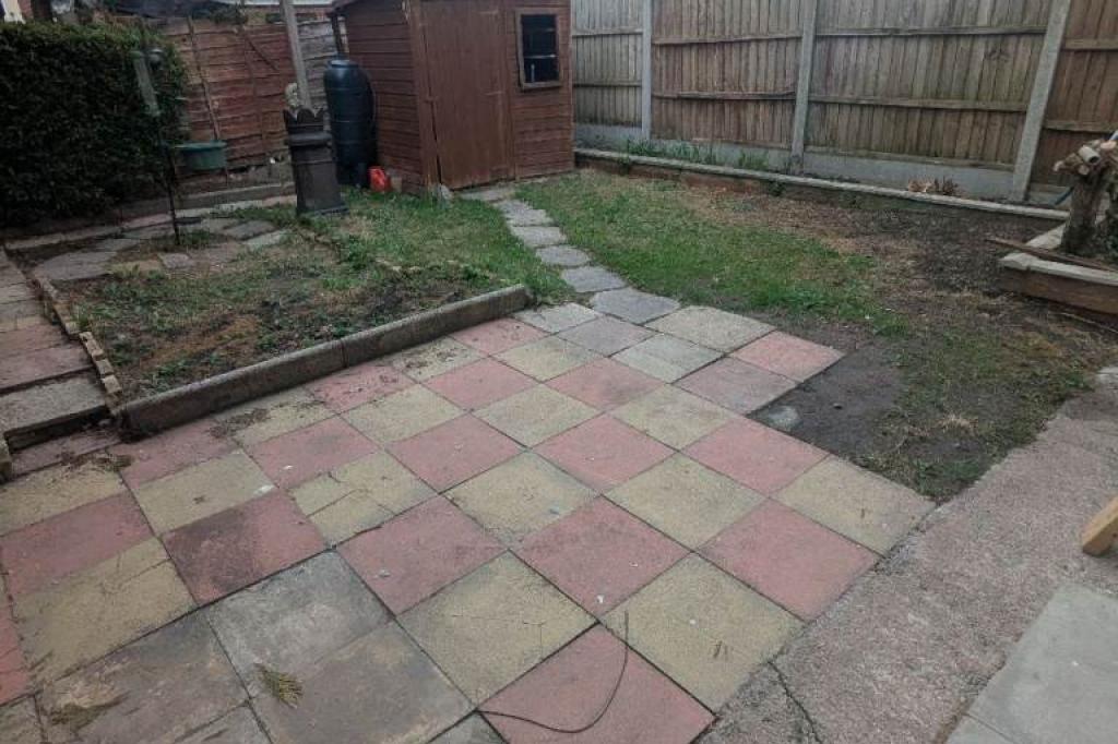 4 Bed Semi-Detached House, Charlestown Road, M9