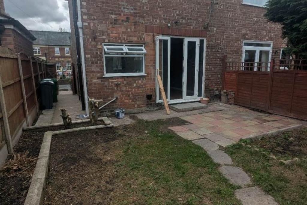 4 Bed Semi-Detached House, Charlestown Road, M9