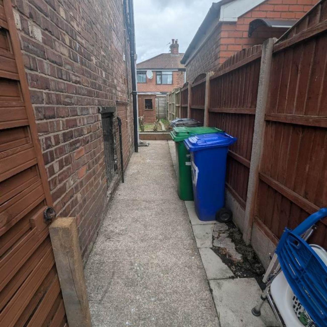 4 Bed Semi-Detached House, Charlestown Road, M9