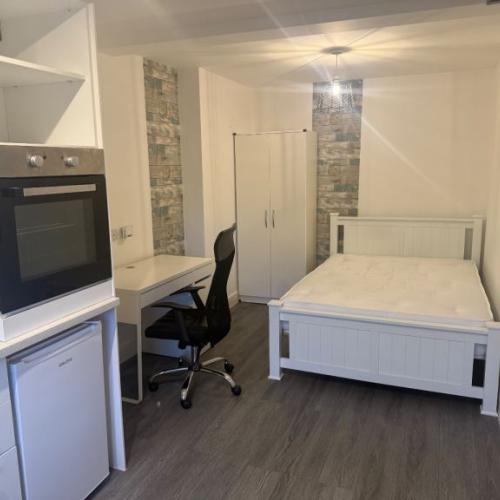 Kings College Camberwell SE5 zone 2 studio