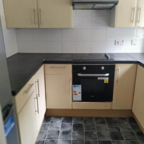 A very spacious well presented ground floor two bedroom flat in Rodeheath Luton LU49XB