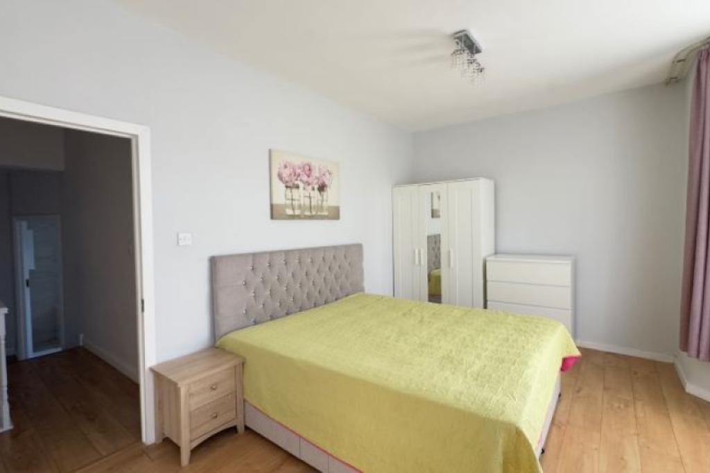 Stunning four bedroom property ig1