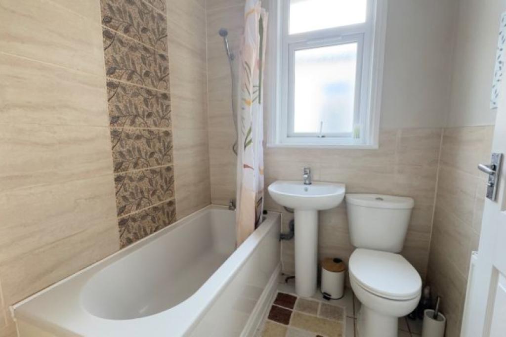 Stunning four bedroom property ig1