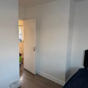 COSY SIMPLE DOUBLE Room (AVAILABLE NOW) in ILFORD, E12 6JW for £650pcm.. ALL BILLS INCLUDED