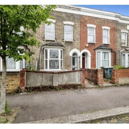 FOREST GATE/MARYLAND, E7, 4 BEDROOM TERRACED HOUSE AVAILABLE NOW