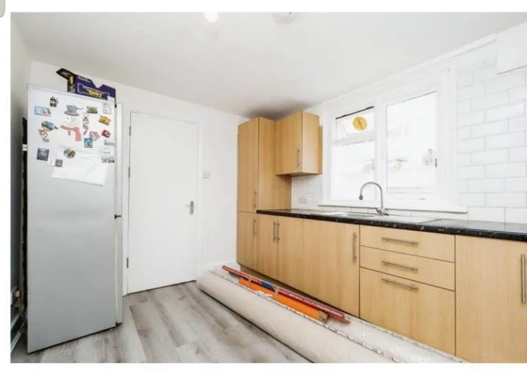 FOREST GATE/MARYLAND, E7, 4 BEDROOM TERRACED HOUSE AVAILABLE NOW