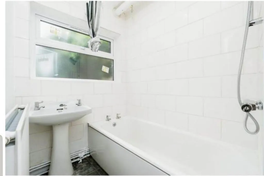 FOREST GATE/MARYLAND, E7, 4 BEDROOM TERRACED HOUSE AVAILABLE NOW