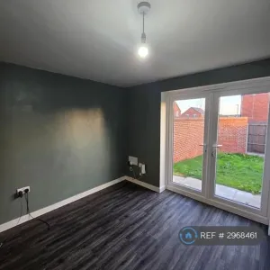2 bedroom house in Bellerphon Drive, Stoke-On-Trent, ST3 (2 bed) (#2968461)