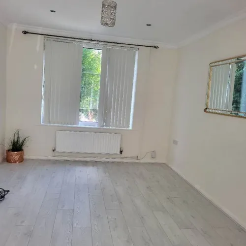 House to let £1250 per Months in Whitefield area