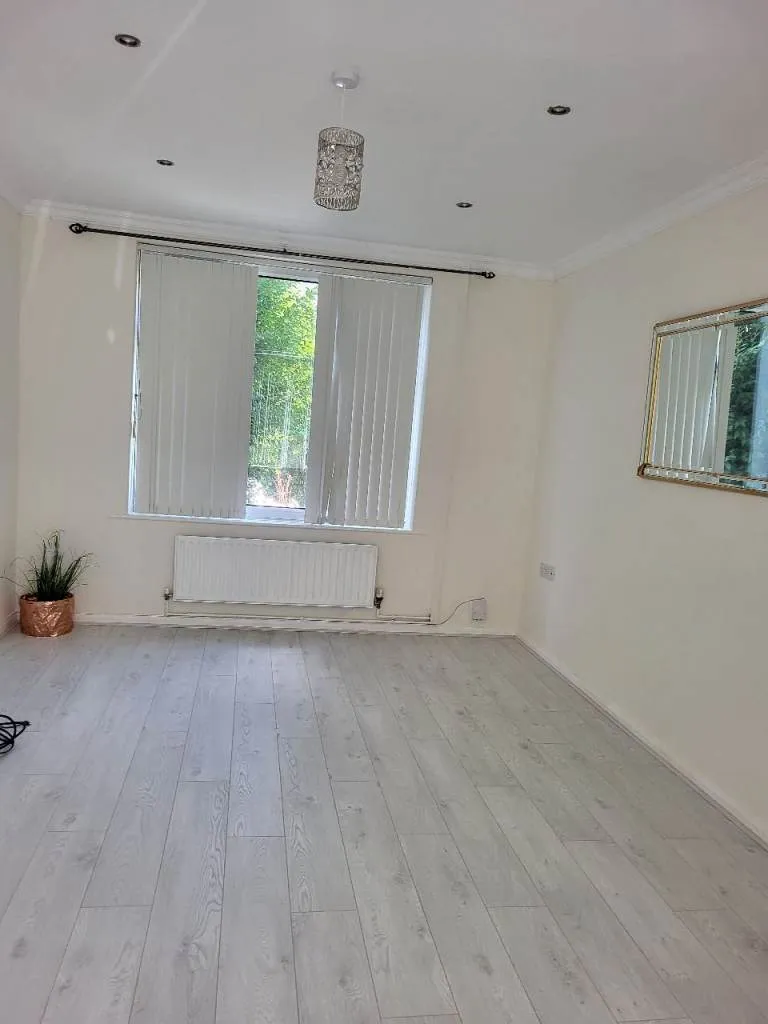 House to let £1250 per Months in Whitefield area