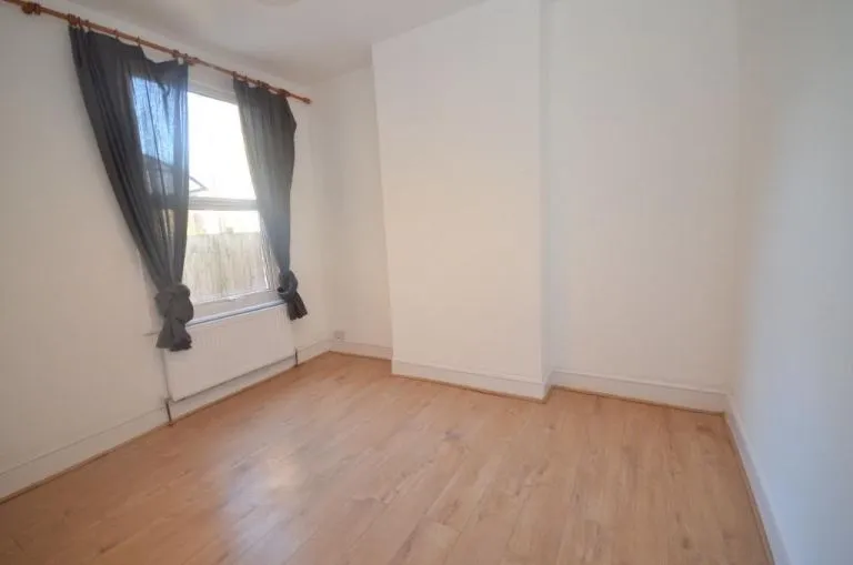 4 bedrooms house to rent in Peckham