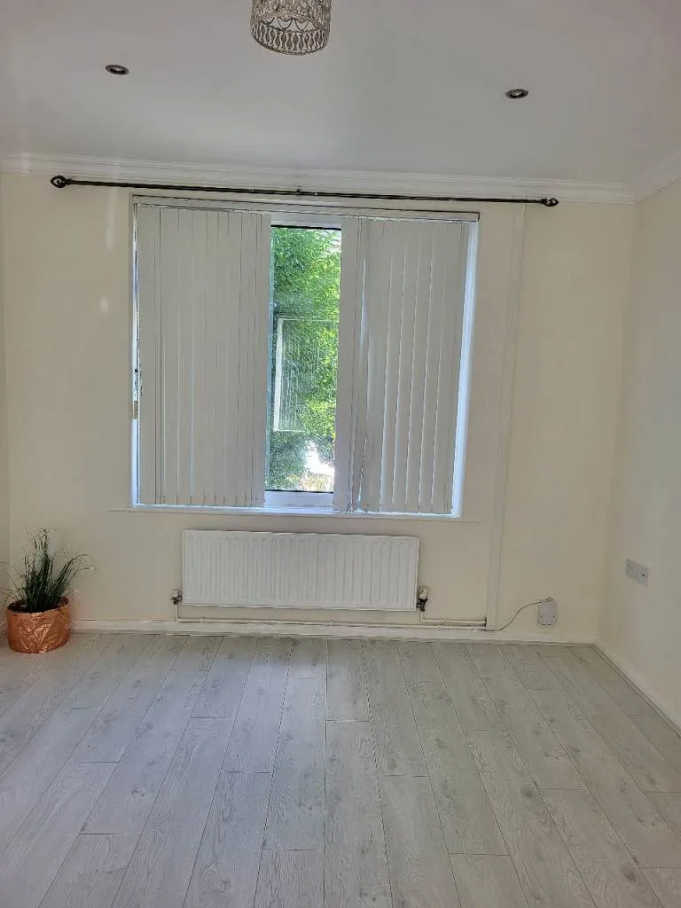 House to let £1250 per Months in Whitefield area