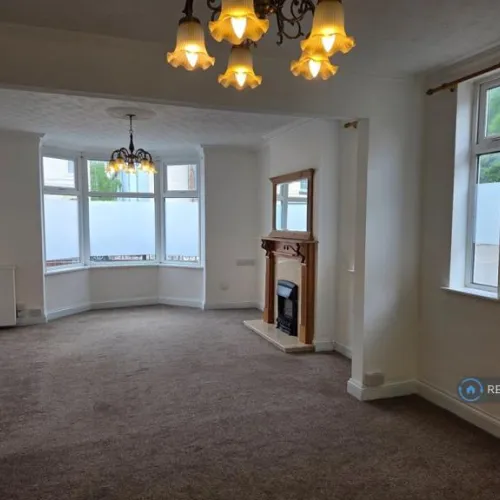 3 bedroom house in Thomas St, Wellingborough, NN8 (3 bed) (#2888456)
