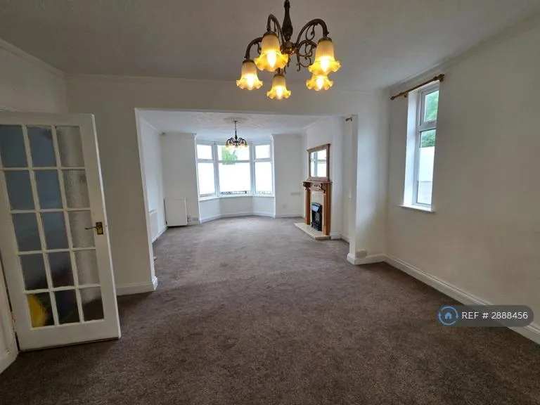 3 bedroom house in Thomas St, Wellingborough, NN8 (3 bed) (#2888456)
