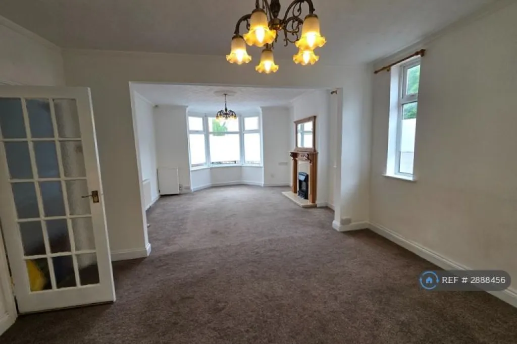 3 bedroom house in Thomas St, Wellingborough, NN8 (3 bed) (#2888456)