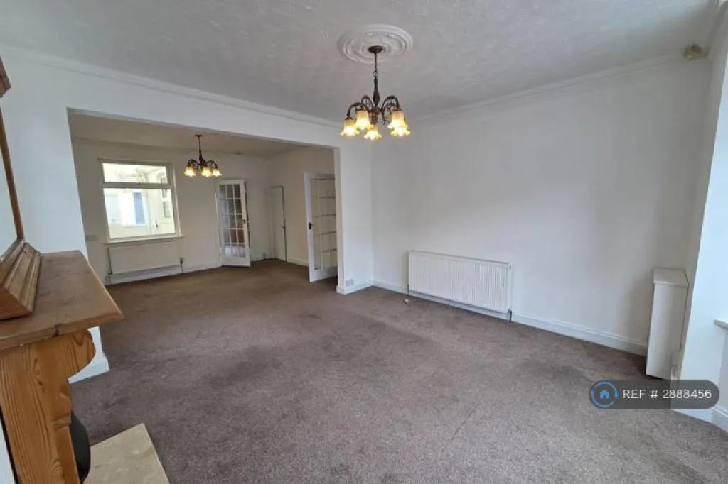 3 bedroom house in Thomas St, Wellingborough, NN8 (3 bed) (#2888456)