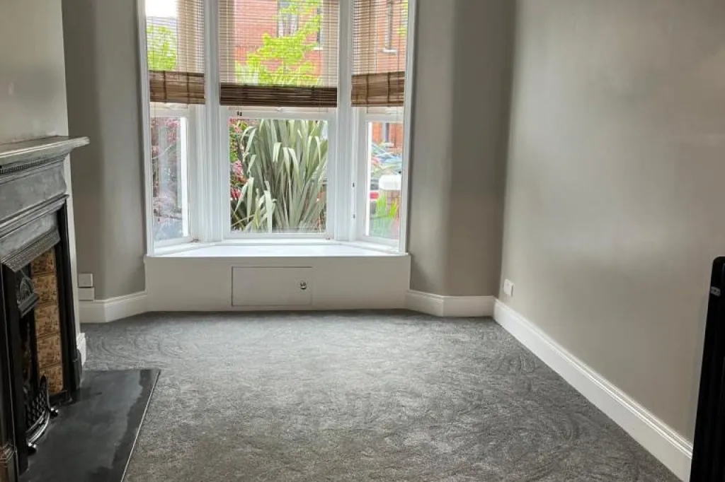 Excellent 2 Bedroom House to rent on Deramore Avenue off the Ormeau Road, South Belfast