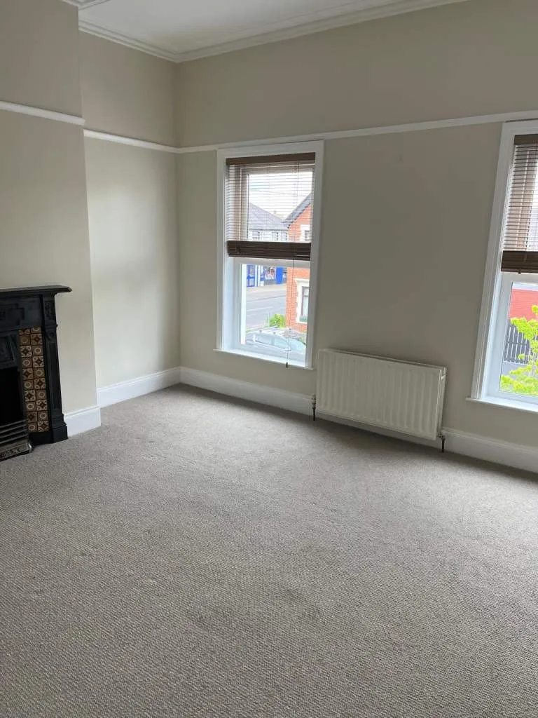 Excellent 2 Bedroom House to rent on Deramore Avenue off the Ormeau Road, South Belfast