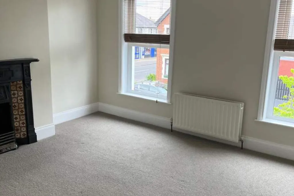 Excellent 2 Bedroom House to rent on Deramore Avenue off the Ormeau Road, South Belfast