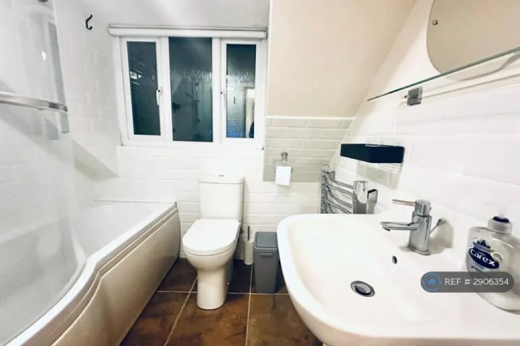 1 bedroom in Ashbourne Road, London, CR4 (#2906354)