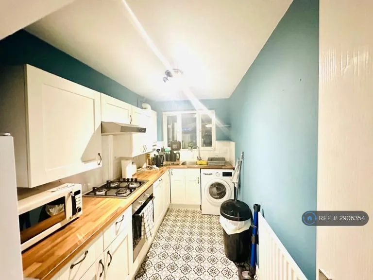 1 bedroom in Ashbourne Road, London, CR4 (#2906354)