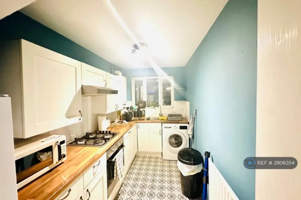 1 bedroom in Ashbourne Road, London, CR4 (#2906354)