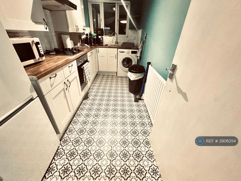 1 bedroom in Ashbourne Road, London, CR4 (#2906354)