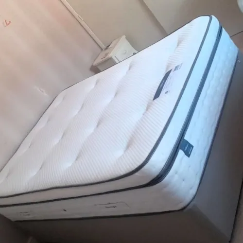 Mattress Topper Double Bed 137x190 cm | 10cm Extra Thick Hotel Quality Microfiber | Soft Double Mattress Topper | Hypoallergenic & Deep Elasticated Straps for Secure Firm Grip