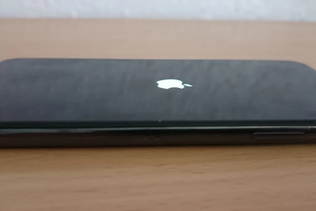 faulty apple iphone x mobile phone with free postage