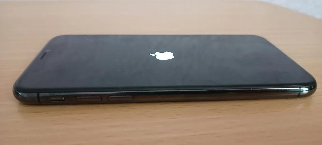 faulty apple iphone x mobile phone with free postage