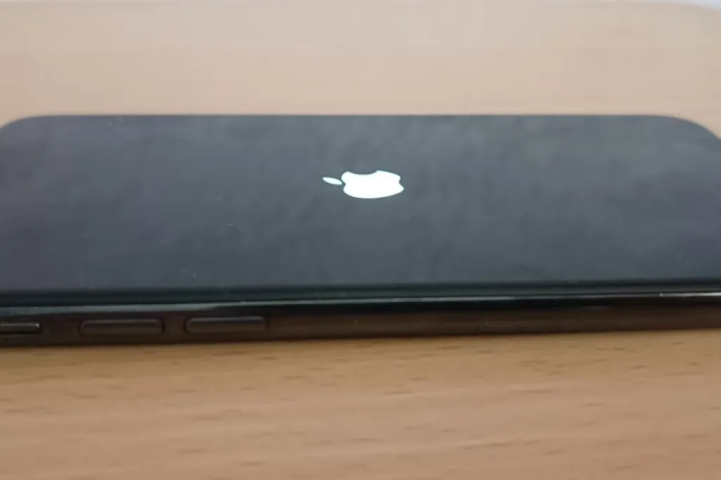 faulty apple iphone x mobile phone with free postage
