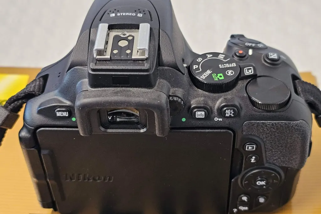Nikon D5600 Body - Mint (3k Shutter Count) + Box & 3 Batteries