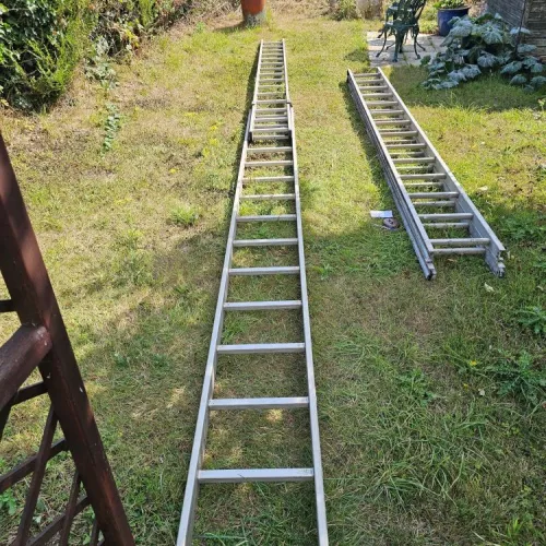 1 set of Hailo Heavy Duty Aluminium Extension Ladders