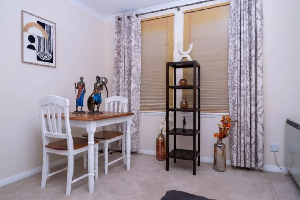 Fully Refurbished 1 bed Flat in Headland Court, Aberdeen (AB10)