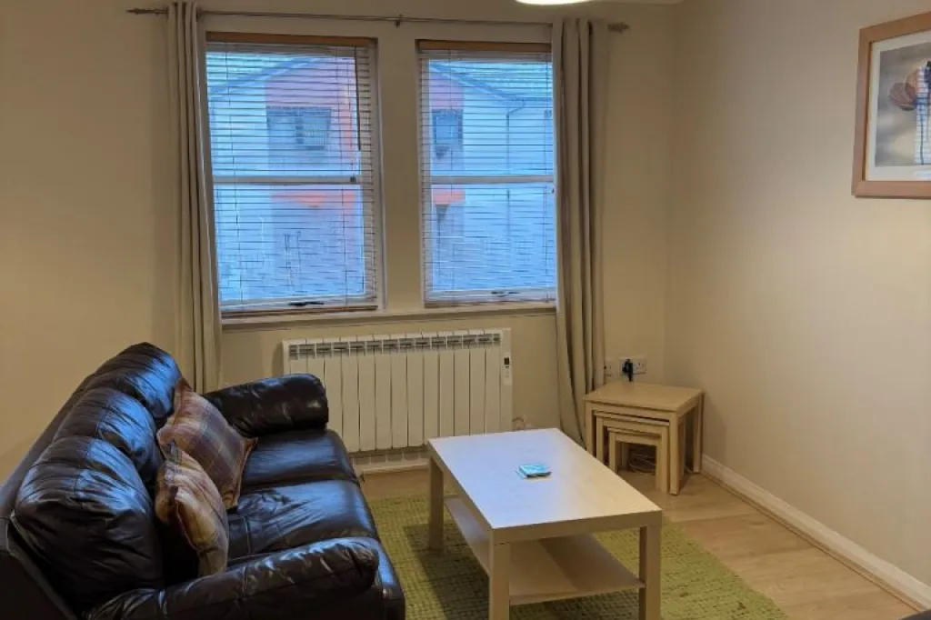 AVAILABLE 1 bedroom flat, Riverside - available to rent