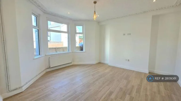 5 bedroom house in The Walk, Ebbw Vale, NP23 (5 bed) (#2809361)