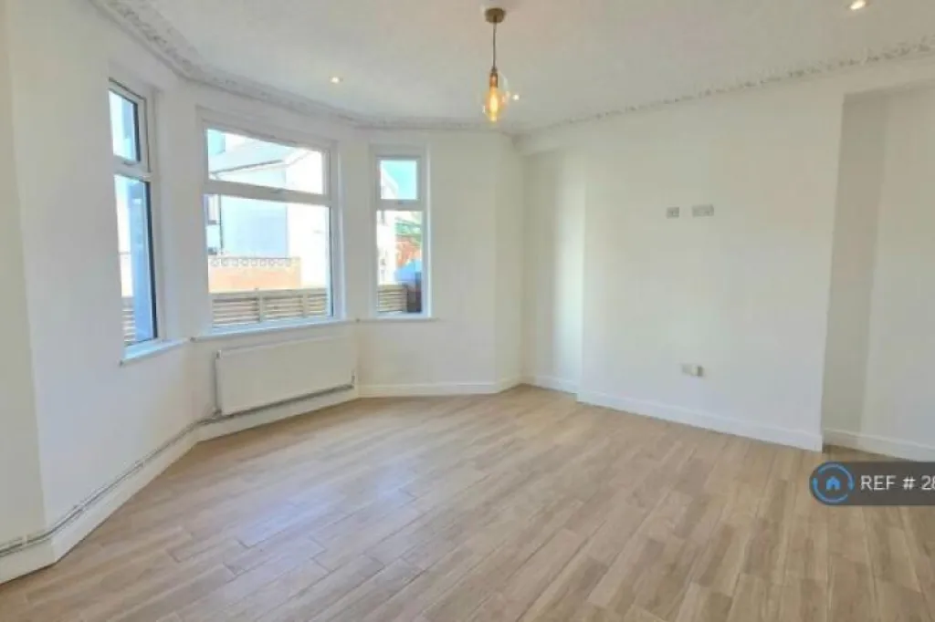 5 bedroom house in The Walk, Ebbw Vale, NP23 (5 bed) (#2809361)