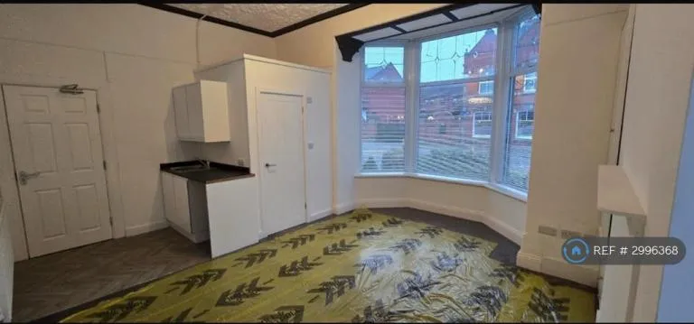 1 bedroom in Walmersley Road, Bury, BL9 (#2996368)