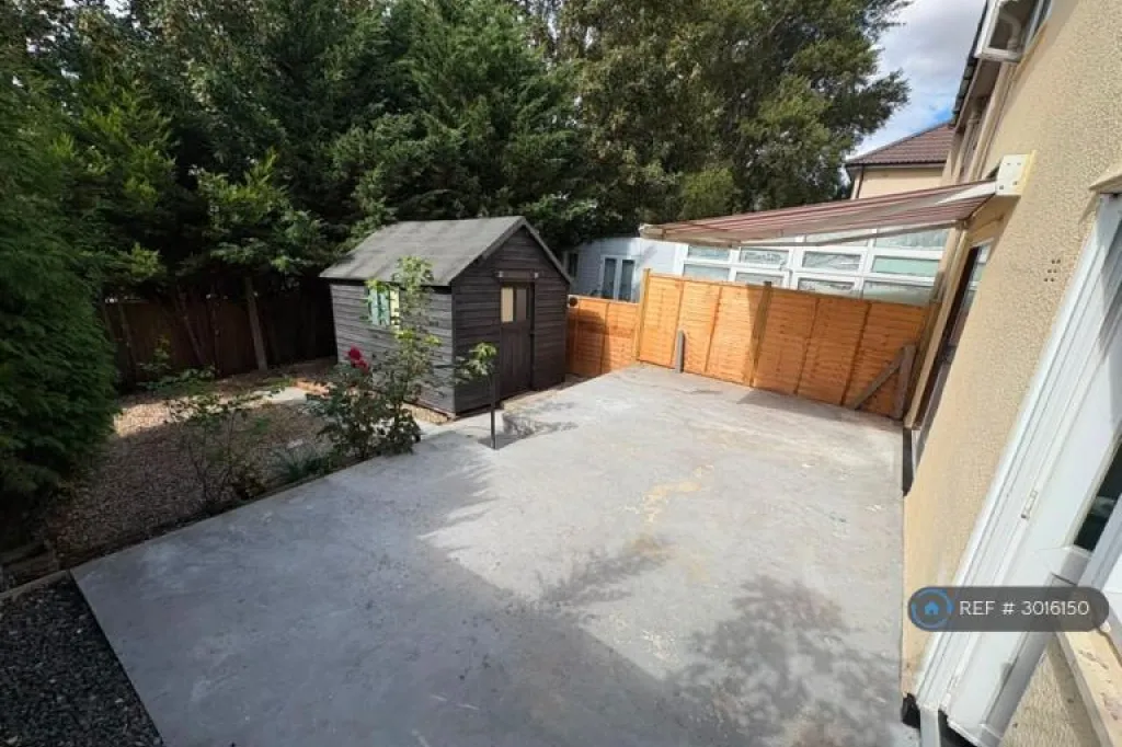 3 bedroom house in Downton Road, Swindon, SN2 (3 bed) (#3016150)