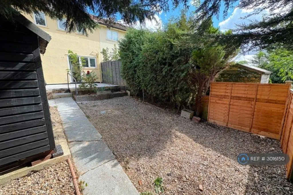 3 bedroom house in Downton Road, Swindon, SN2 (3 bed) (#3016150)