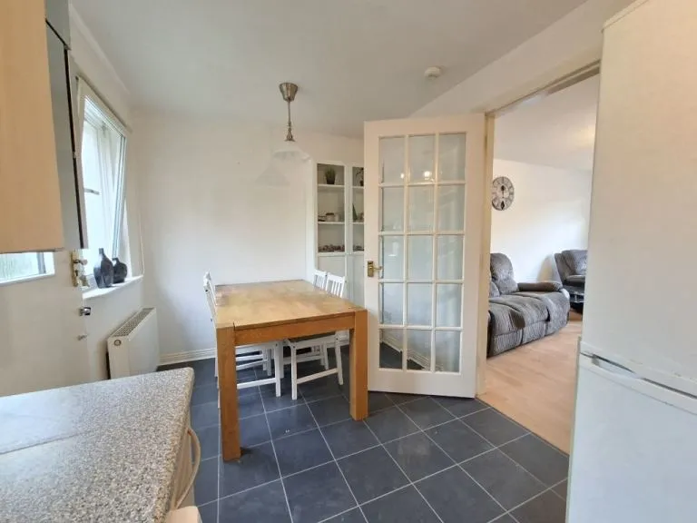 2 bedroom house in Craigour Avenue, Little France, Edinburgh, EH17 7NJ