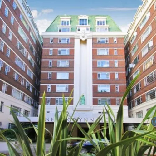 1 bedroom flat in Nell Gwynn House, London, SW3 (1 bed) (#2928056)
