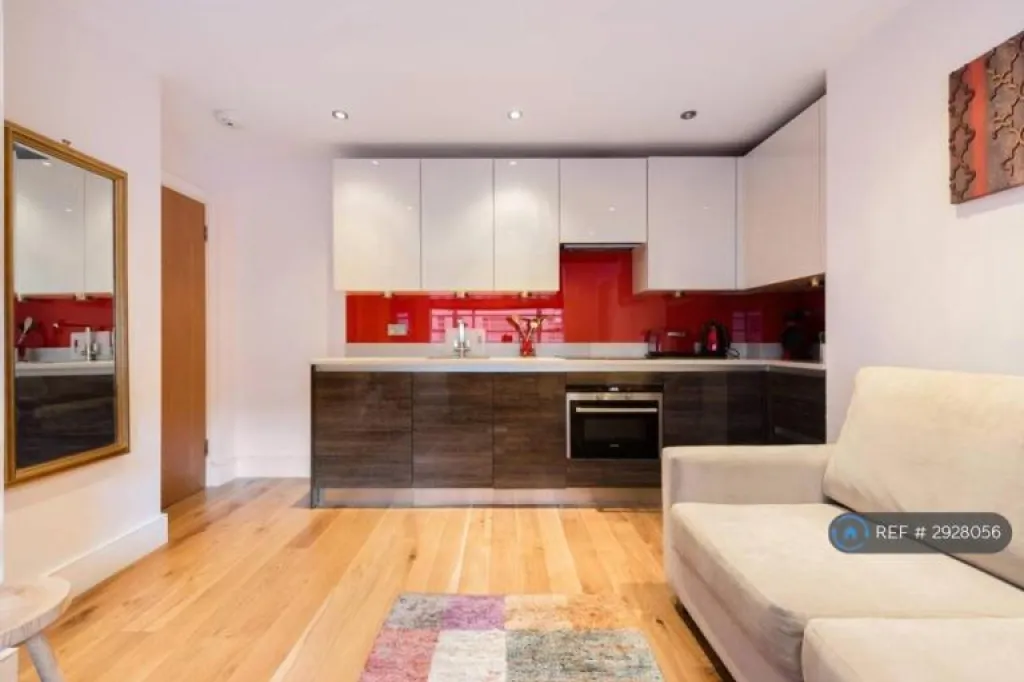 1 bedroom flat in Nell Gwynn House, London, SW3 (1 bed) (#2928056)